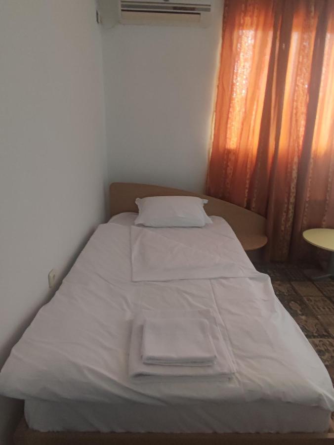 Кианти Hotel Kurdzhali Bagian luar foto