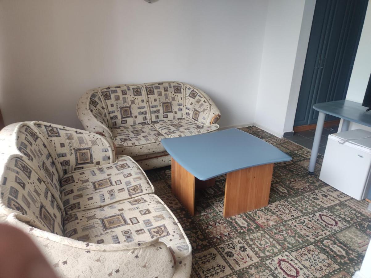 Кианти Hotel Kurdzhali Bagian luar foto