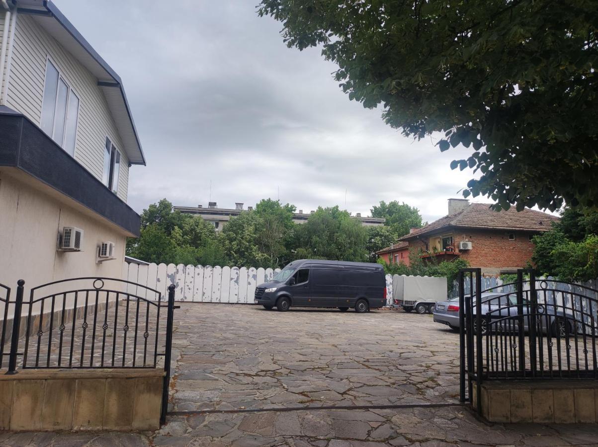 Кианти Hotel Kurdzhali Bagian luar foto