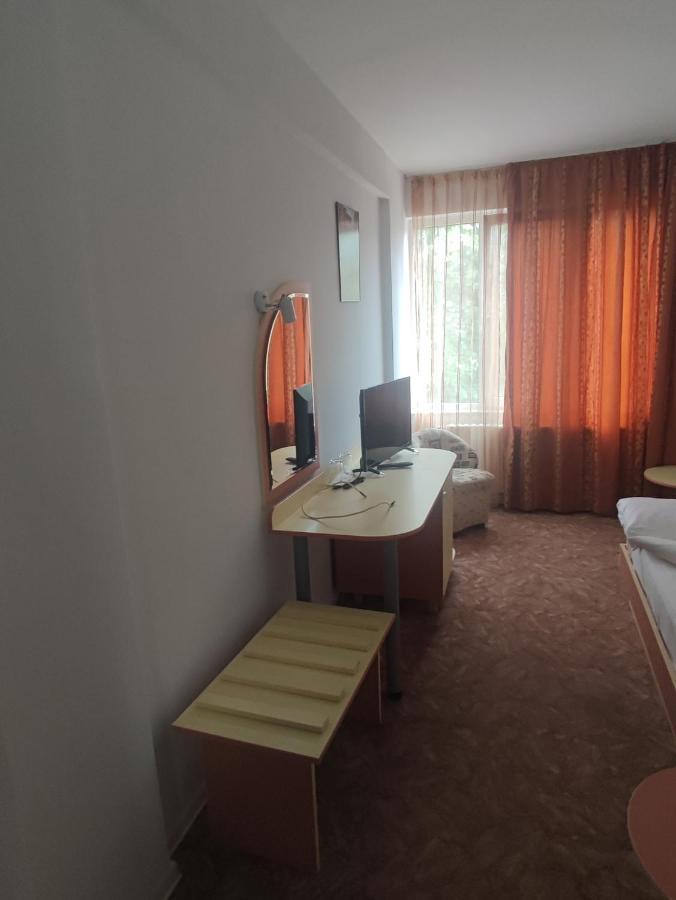 Кианти Hotel Kurdzhali Bagian luar foto