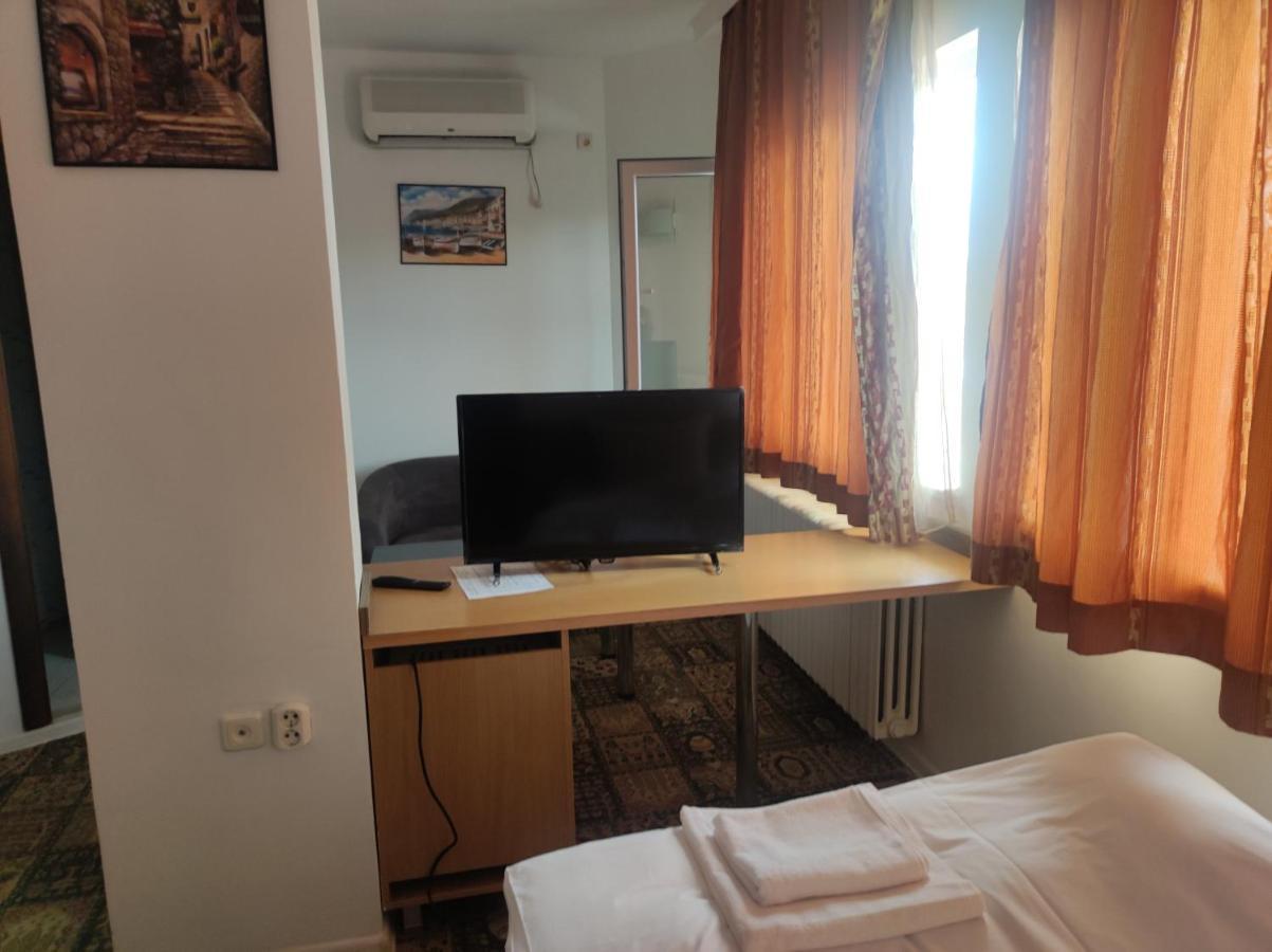 Кианти Hotel Kurdzhali Bagian luar foto