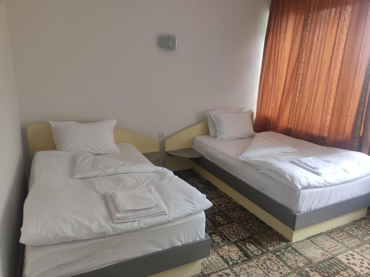 Кианти Hotel Kurdzhali Bagian luar foto