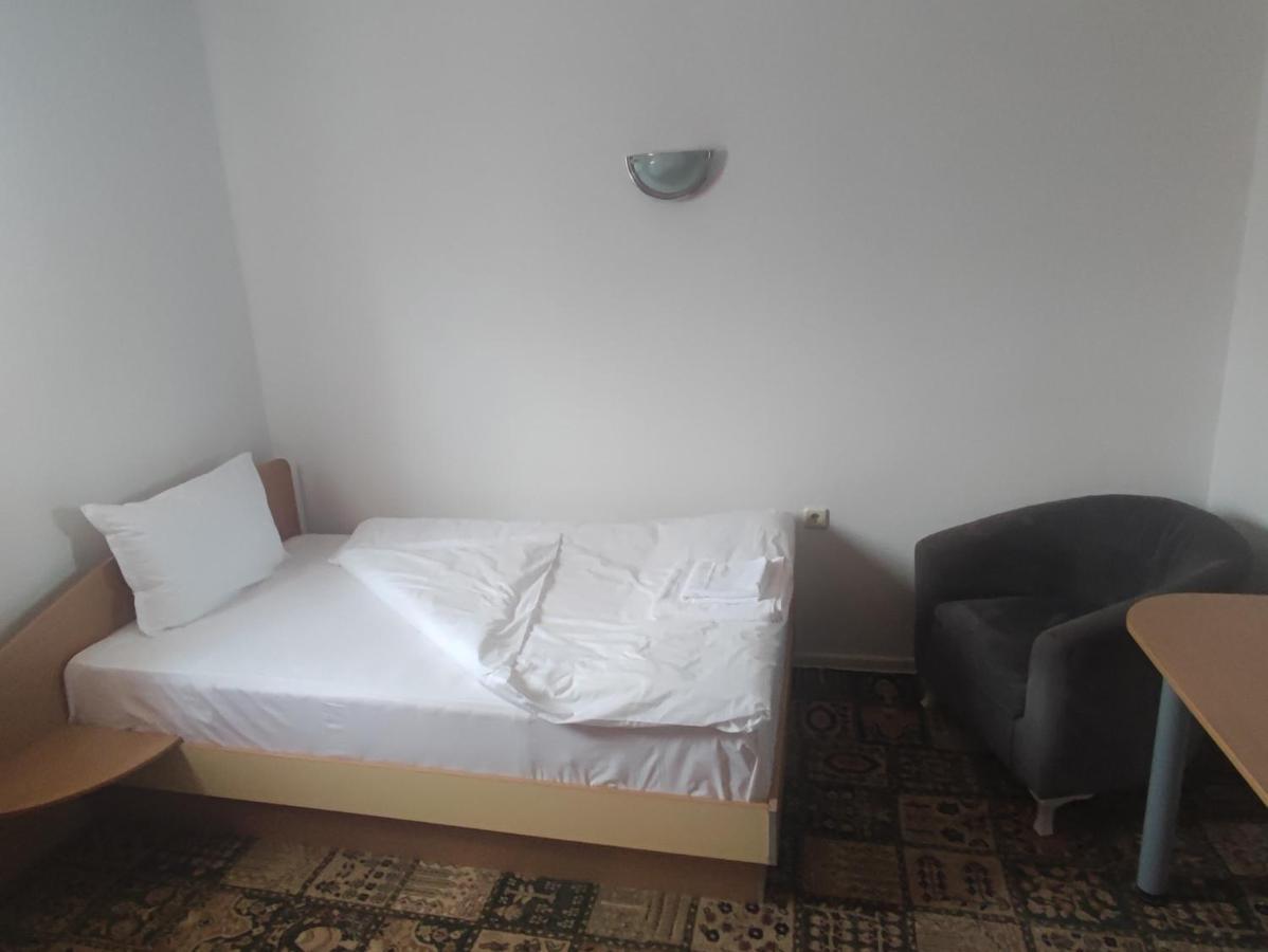 Кианти Hotel Kurdzhali Bagian luar foto