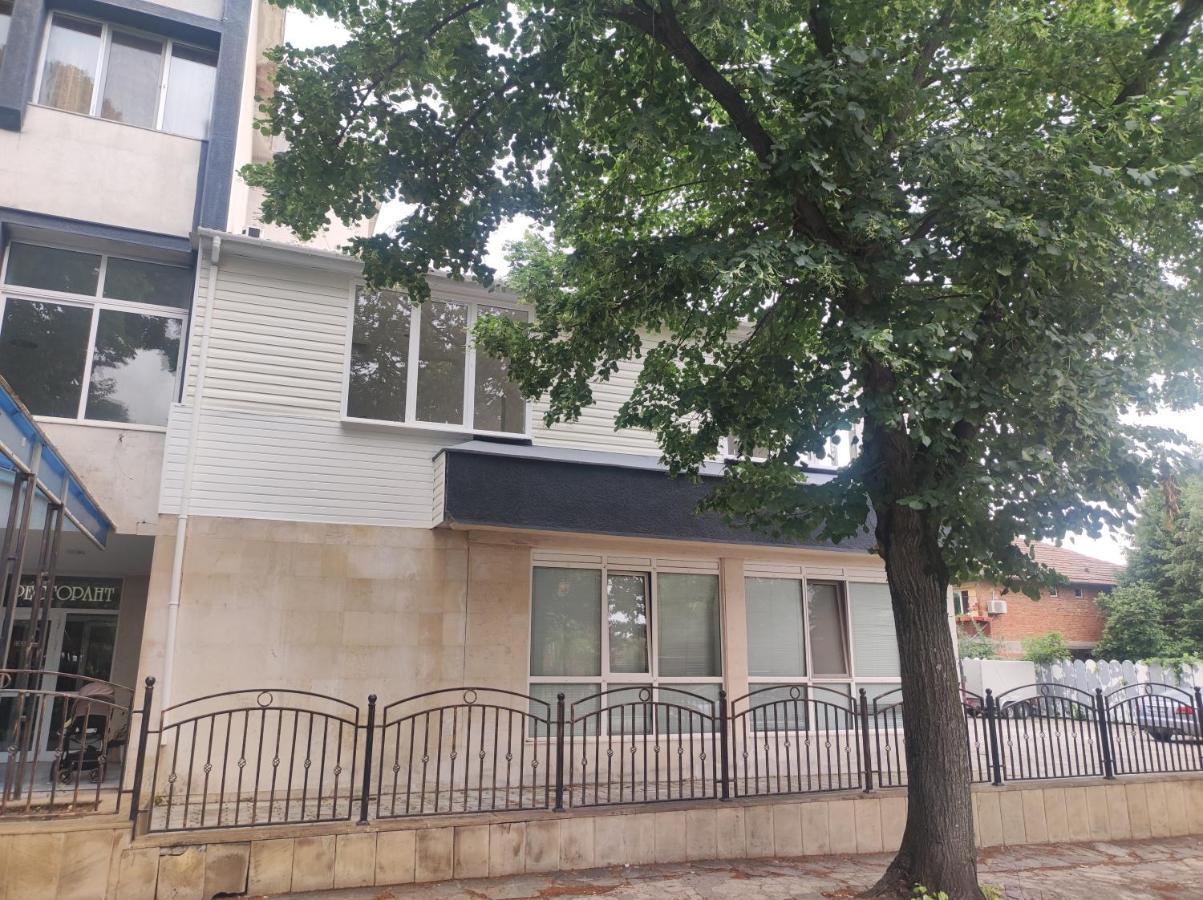 Кианти Hotel Kurdzhali Bagian luar foto