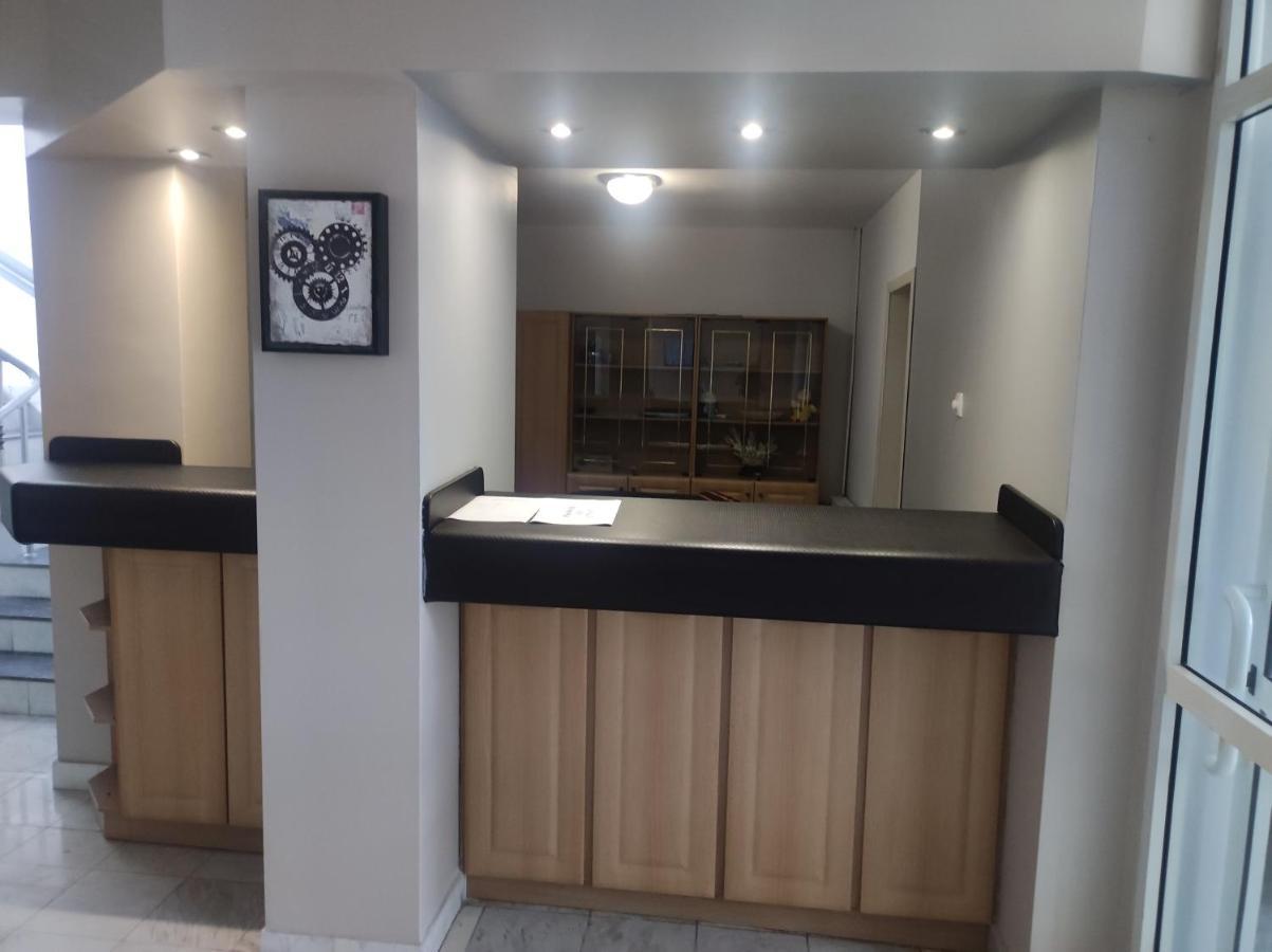 Кианти Hotel Kurdzhali Bagian luar foto