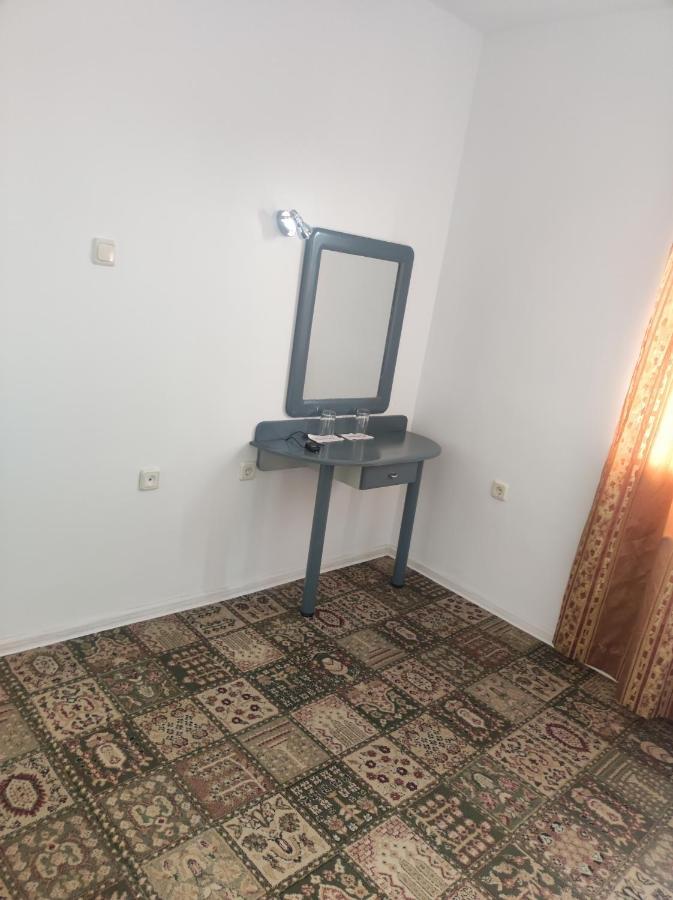 Кианти Hotel Kurdzhali Bagian luar foto