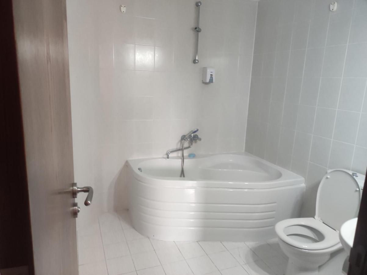 Кианти Hotel Kurdzhali Bagian luar foto
