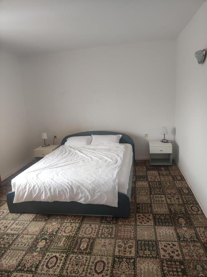 Кианти Hotel Kurdzhali Bagian luar foto
